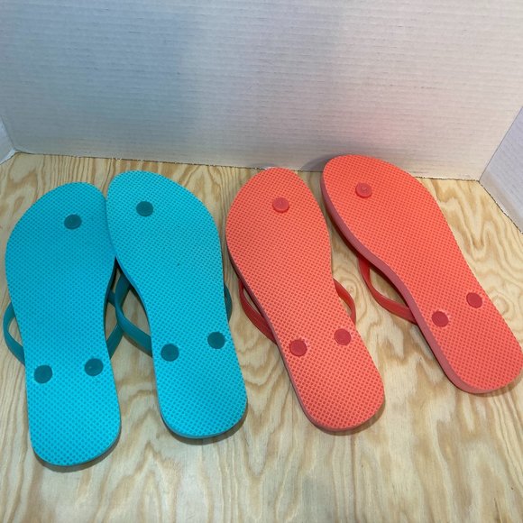 Old Navy Flip Flops - Picture 3 of 3